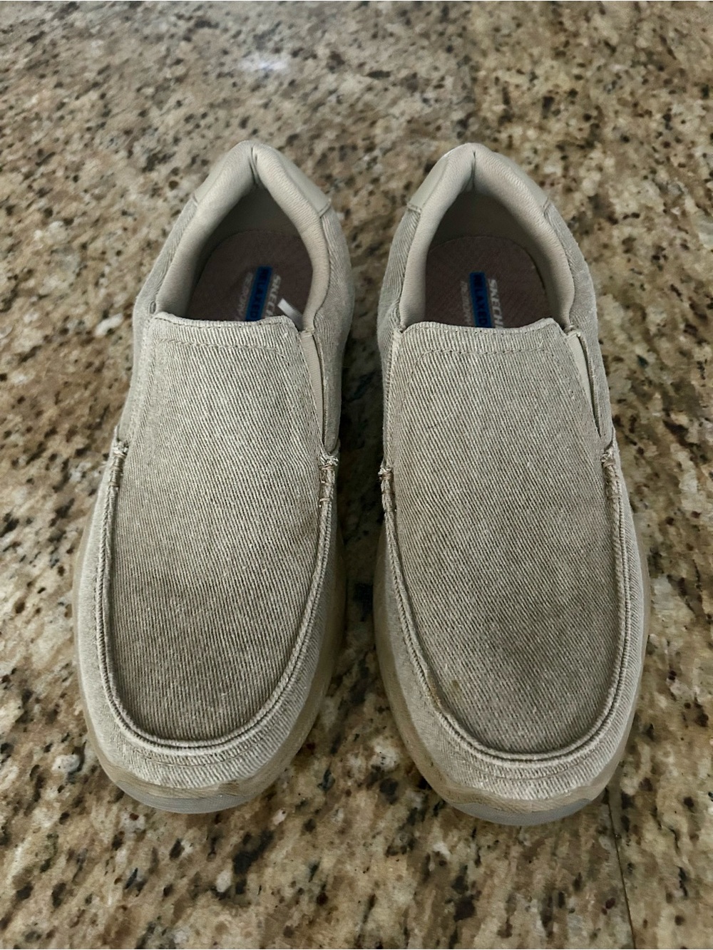 Skechers Slip Ons
Color-Tan
Size- 11
Upper Material- Fabric
no stains
pre-owned